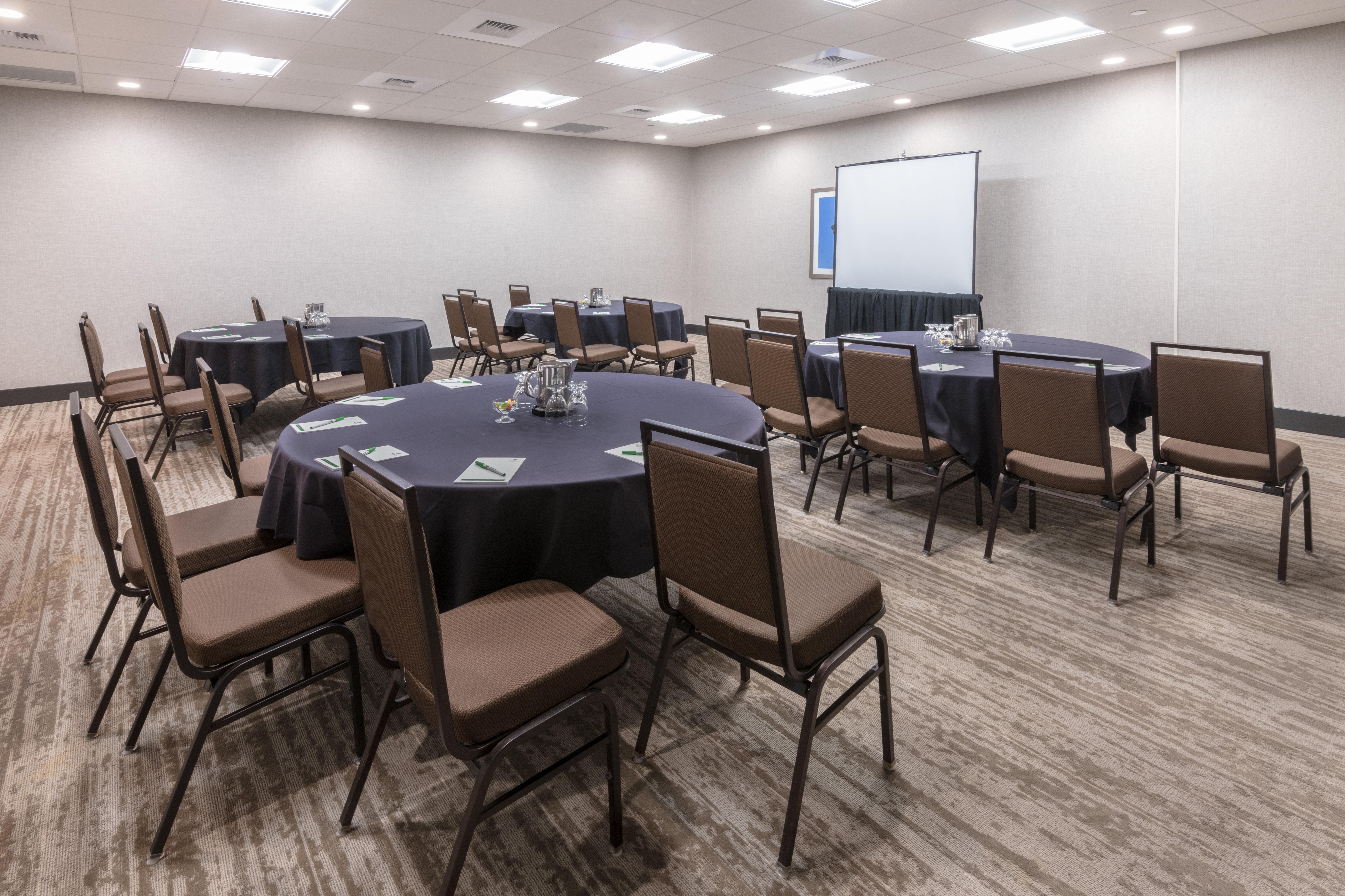 Holiday Inn Denver East By Ihg エクステリア 写真