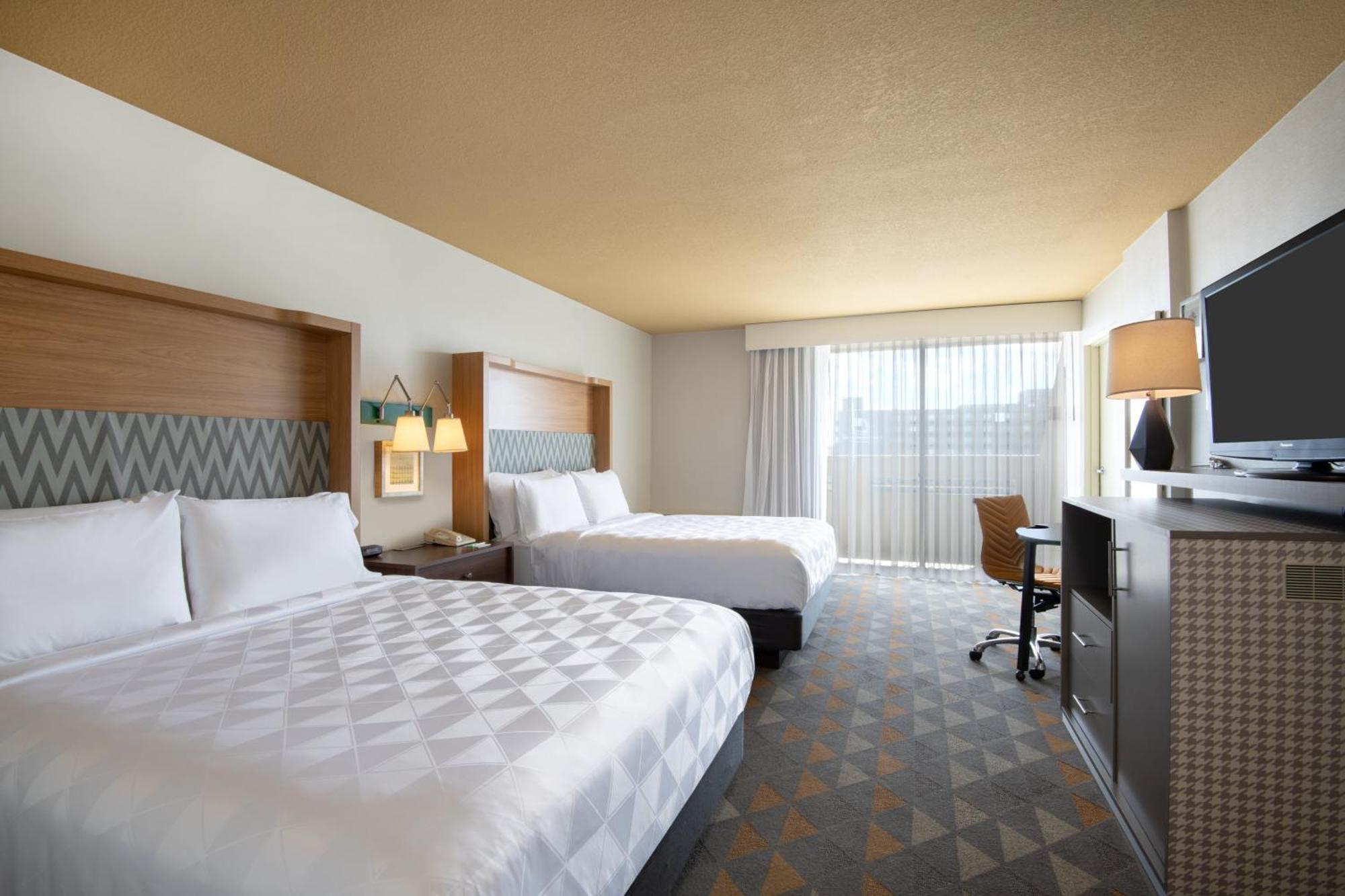 Holiday Inn Denver East By Ihg エクステリア 写真